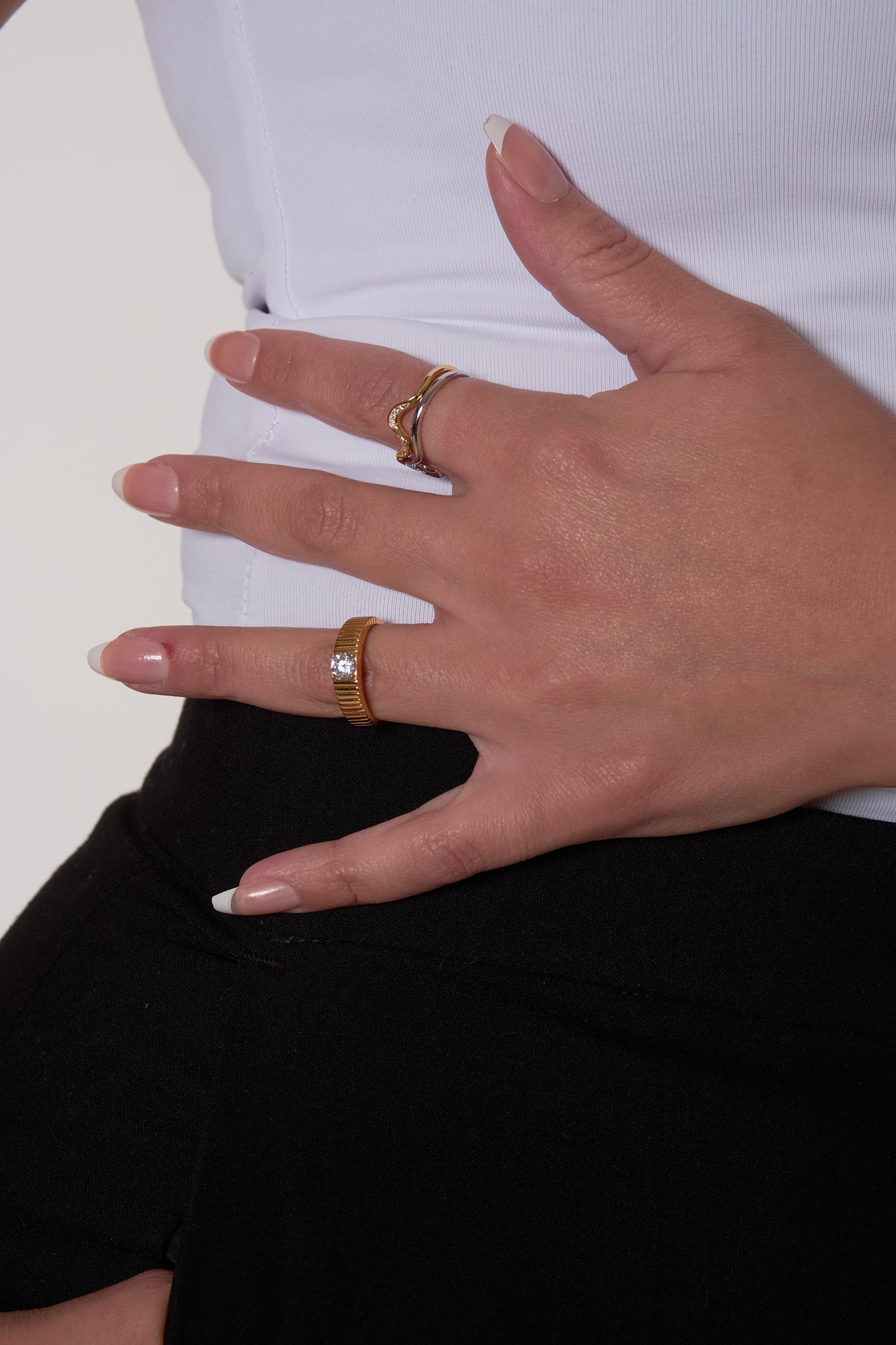 RIBBED CUBIC GOLD RING